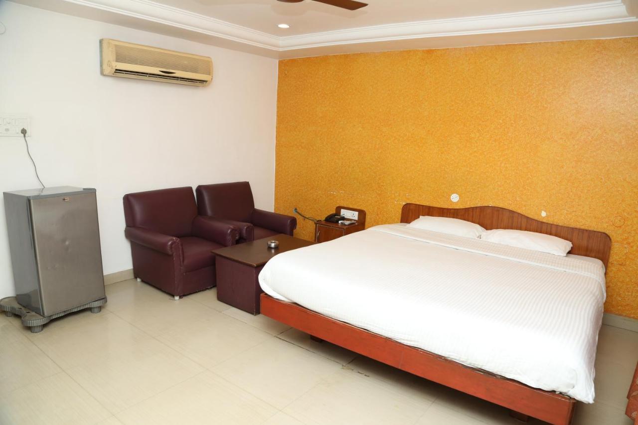 Sri Srinivasar Residency Hotel Vellore Exterior photo